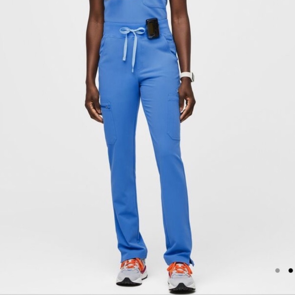 Figs High Waisted Yola™ Skinny Scrub Pants 2.0 in Capri Blue H20 Size Medium